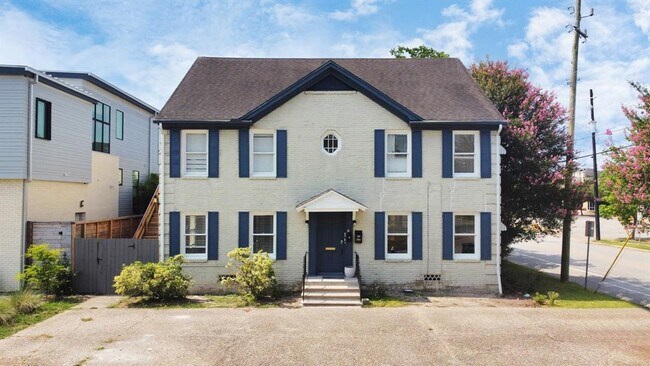 Building Photo - 2347 Sheridan St