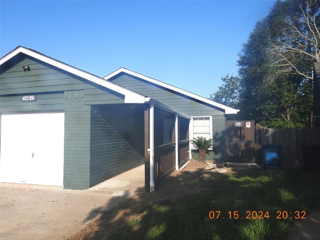 Building Photo - 34819 Lake Point