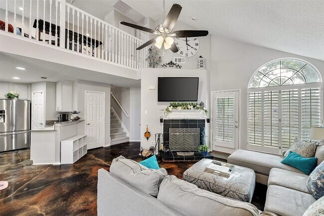 Sala de estar - 2956 S Bend Dr