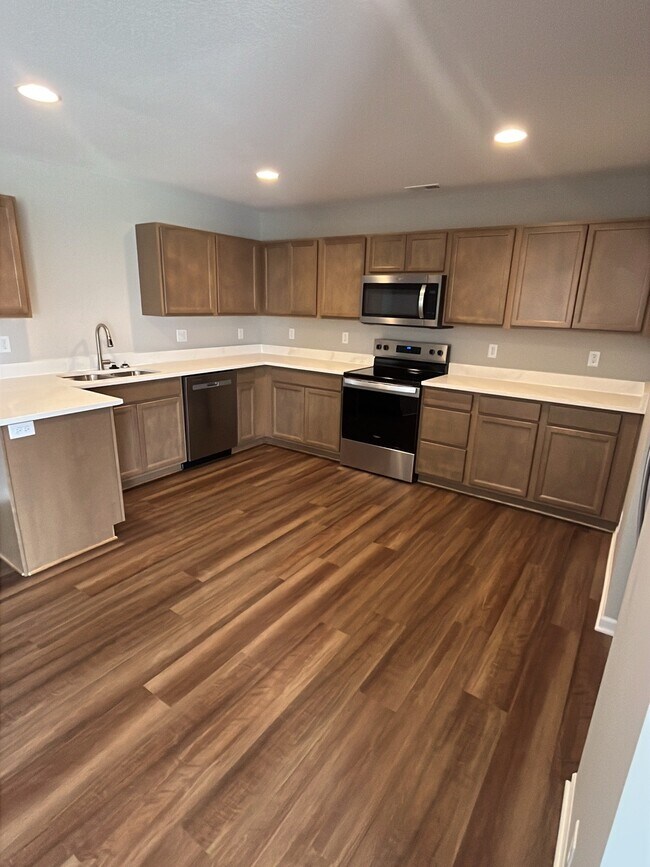 Building Photo - 1094 Pebblecreek Dr