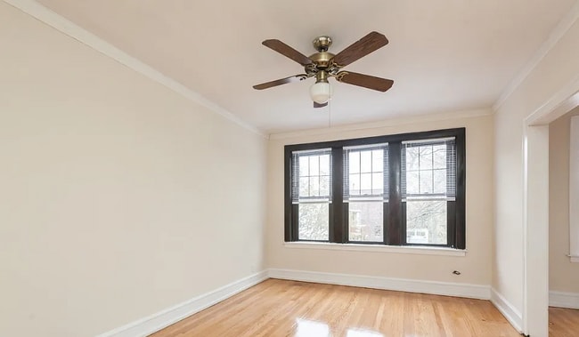 Building Photo - 1450 W Byron St