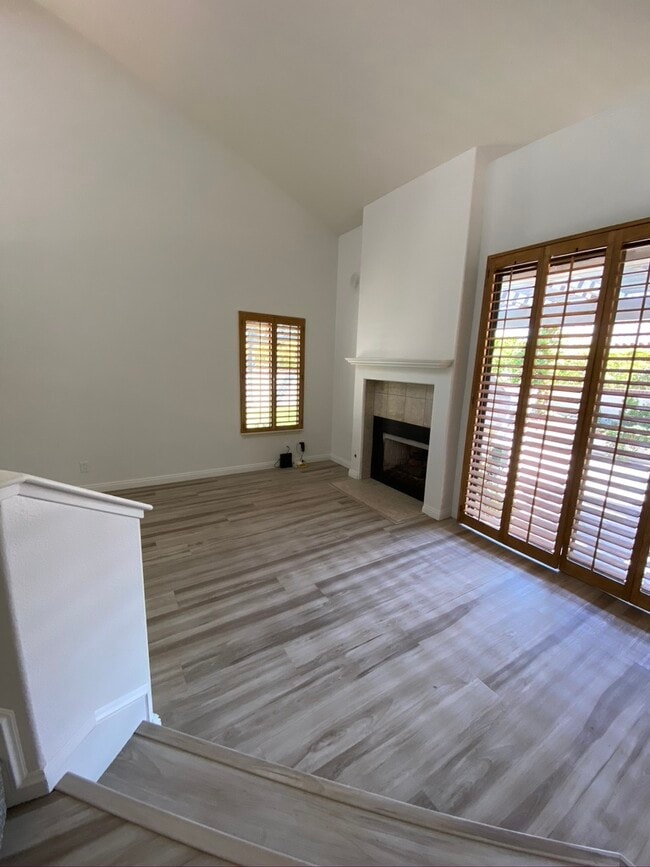 Building Photo - 7 Santa Rosa Ct