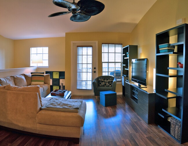 Building Photo - 7615 River Oak Run