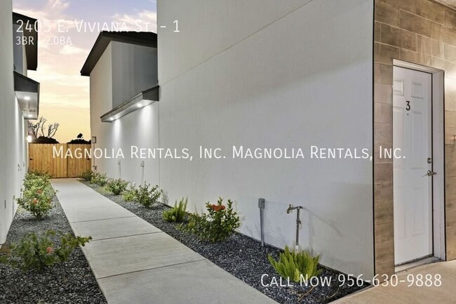 Building Photo - 2405 E Viviana St