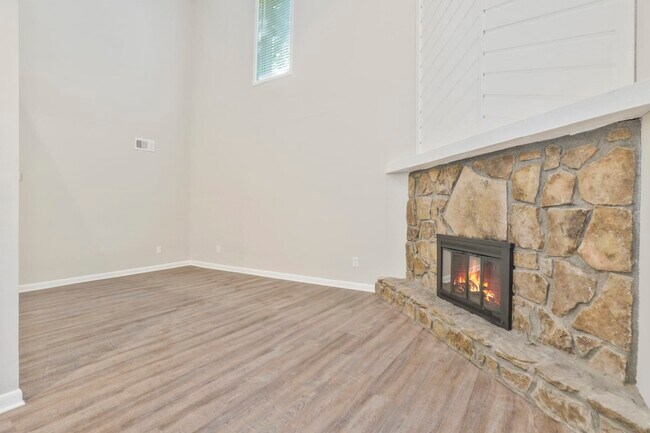 Foto del edificio - 2210 Cedar Forks Dr