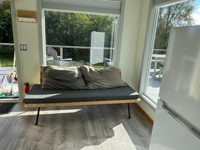 Foto del edificio - 56855 Thurston Dr