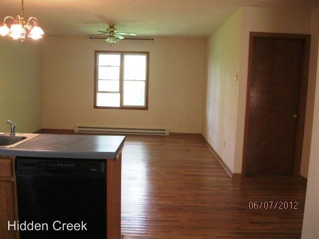 Foto del edificio - 216 King's Ridge Rd