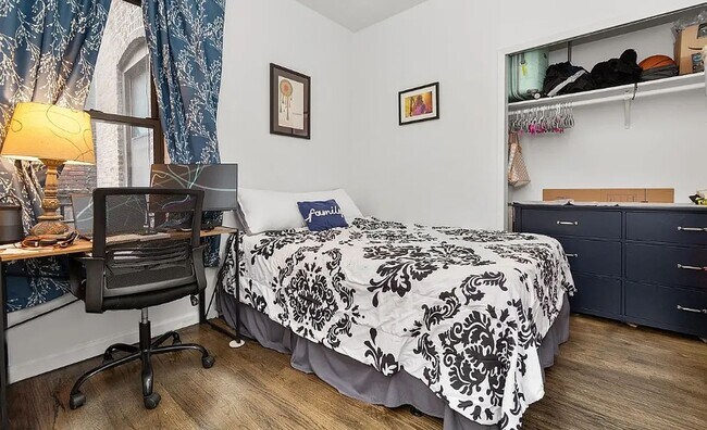 Building Photo - 6 W 107th St