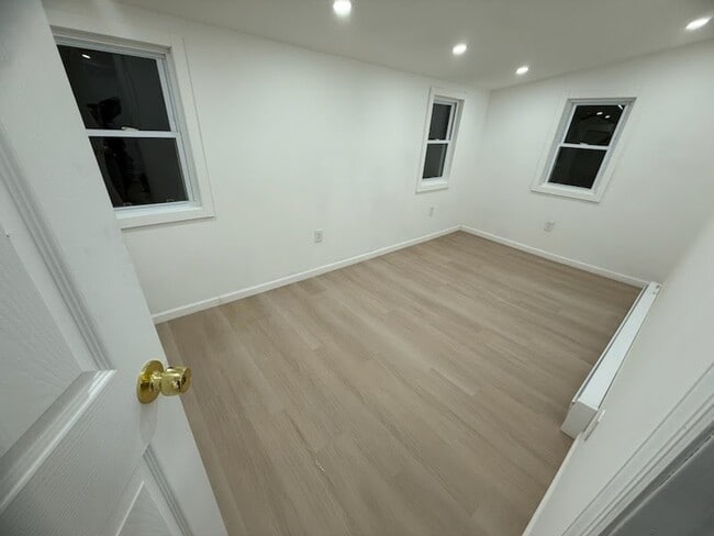 Foto del edificio - 14 Woodland Cir S