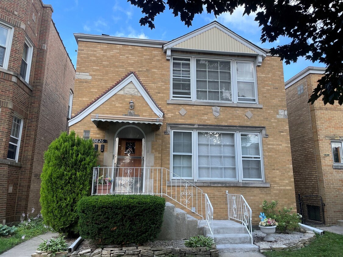 Primary Photo - 5826 N Merrimac Ave