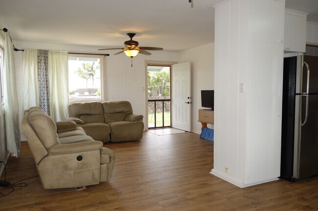 Foto del edificio - 3 BD / 1.5 BA Home in Waialua!
