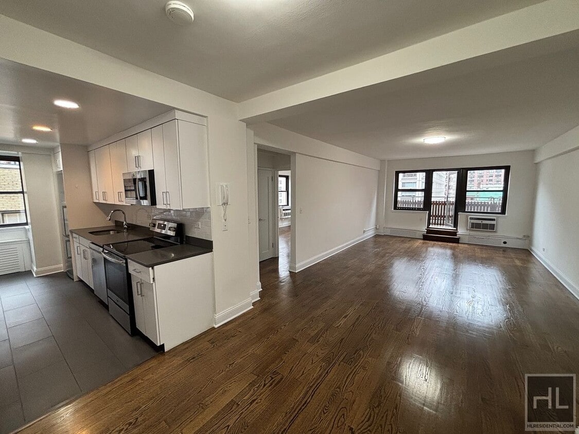 Primary Photo - EAST 69 STREET