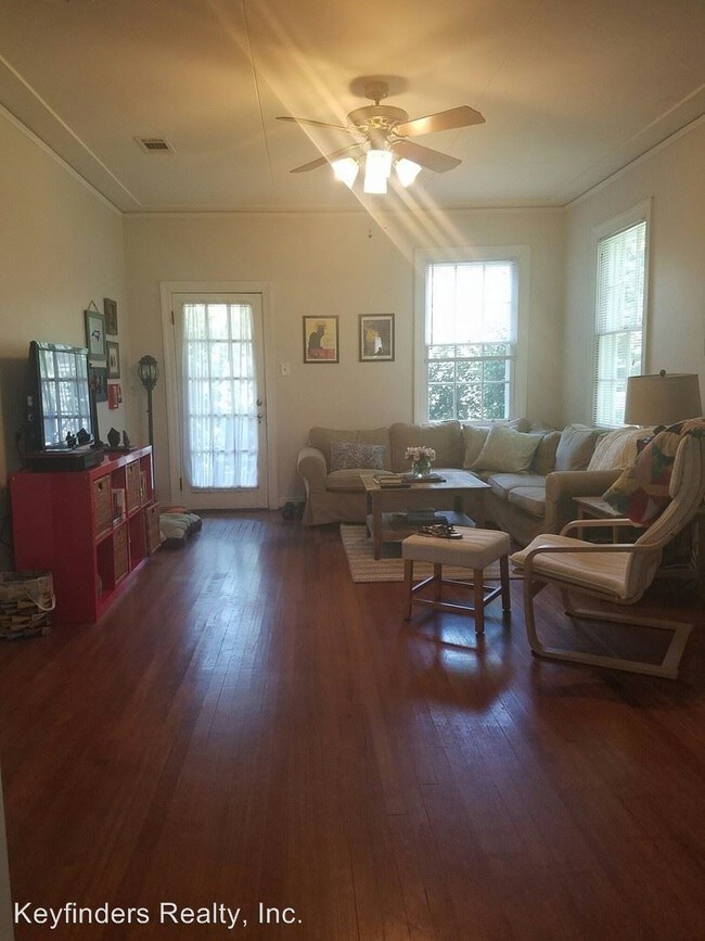 Building Photo - 2 br, 1 bath House - 2081 HOLLYDALE AVE.