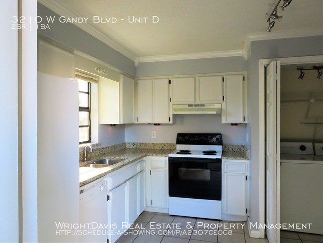 Foto del edificio - 3210 W Gandy Blvd