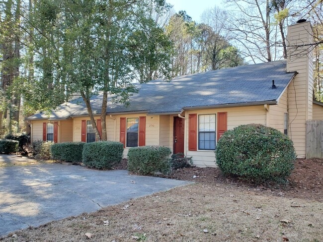 Foto del edificio - Recently Updated 2/2.5 Flat in Duplex Building - Housing Vouchers Accepted