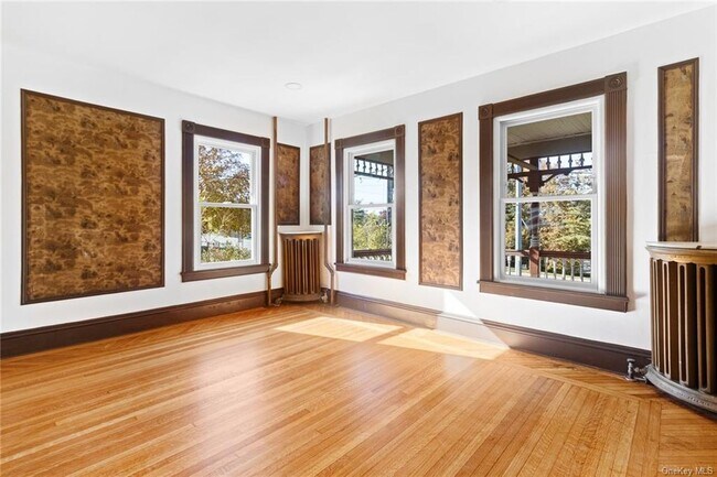 Building Photo - 1166 N Rd