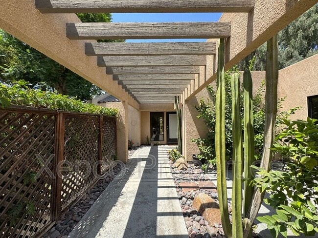 Building Photo - 22 Mission Ct