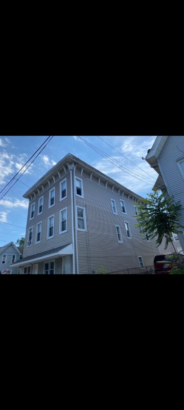 Foto del edificio - 168 Lloyd