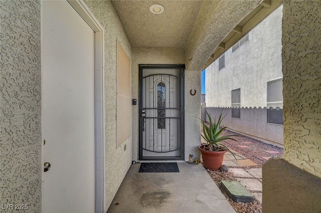 Building Photo - 2066 Dragonslayer Ave