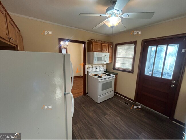 Foto del edificio - 3149 Somerset Dr