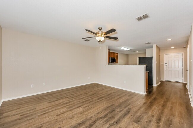 Building Photo - 1329 Castle Ridge Rd