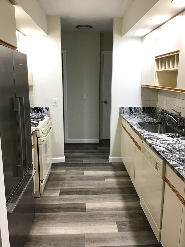 Foto del edificio - 210 Brook Village Rd