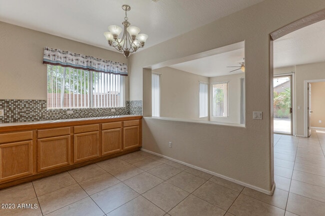 Building Photo - 11605 W La Reata Ave