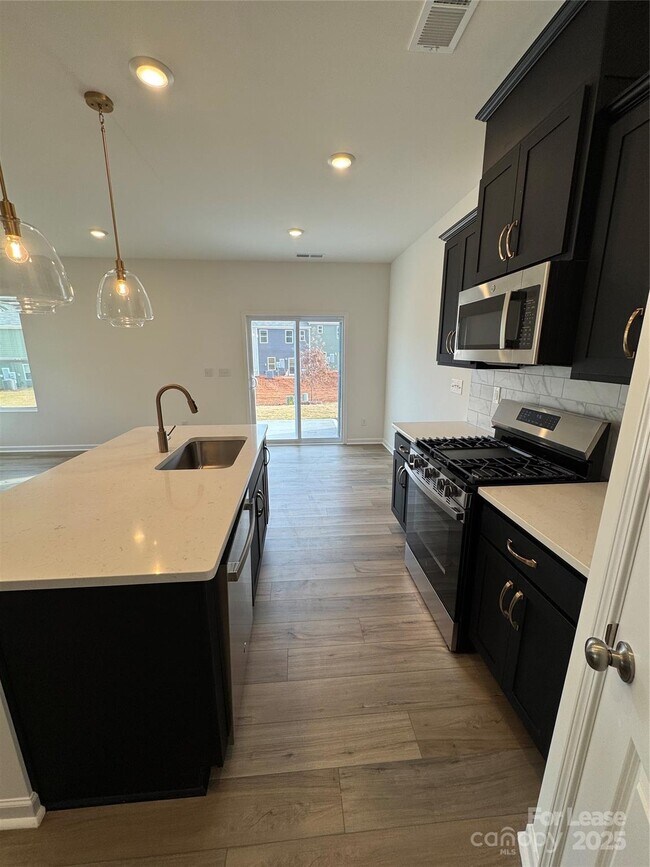 Foto del edificio - 757 Lock Haven Dr NW