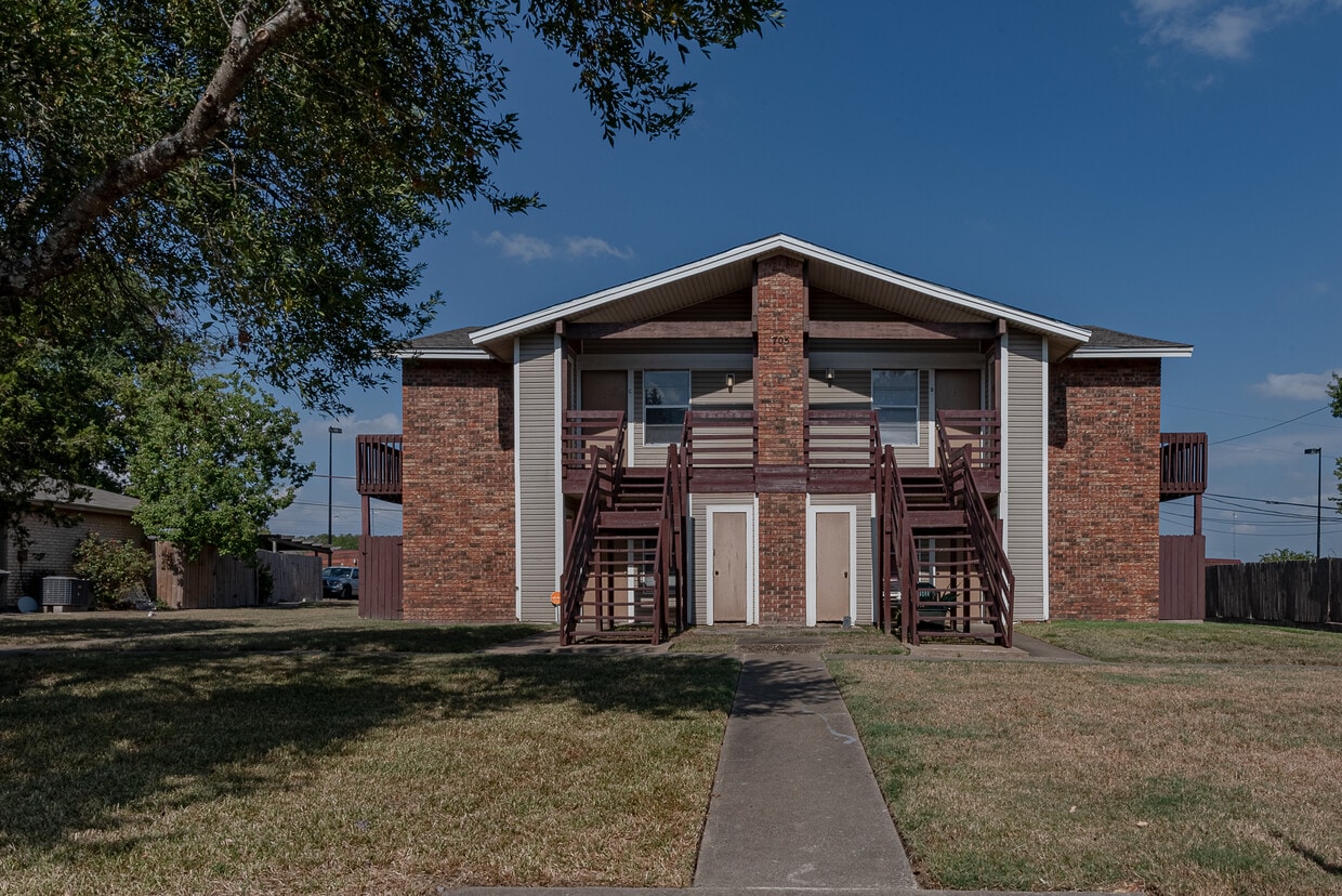 705 Wellesley Ct, College Station, TX 77840 Condo for Rent in College