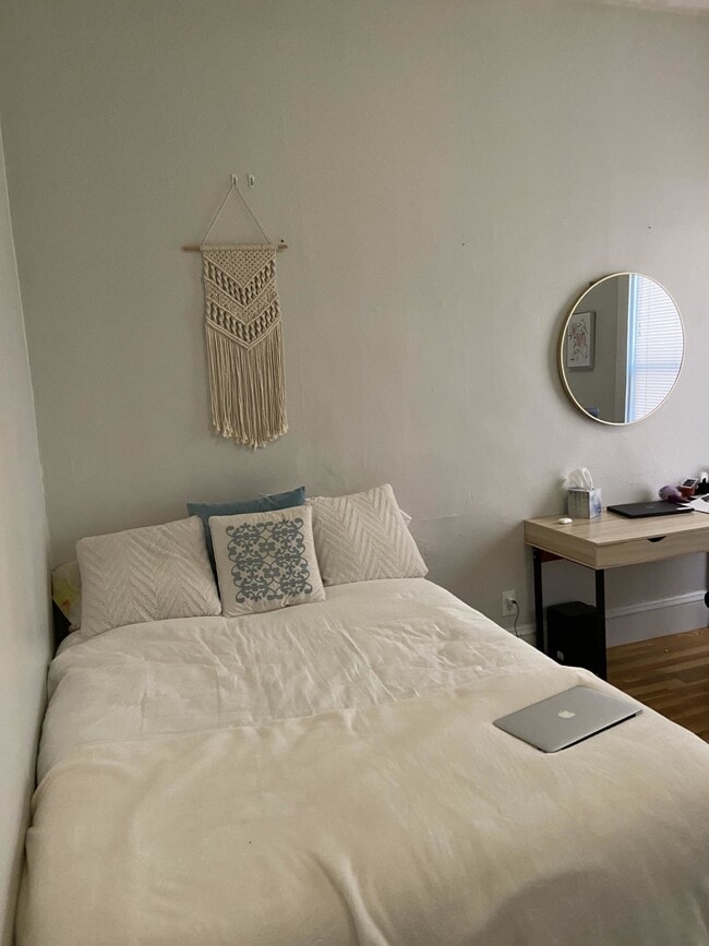 Building Photo - 185 Green St