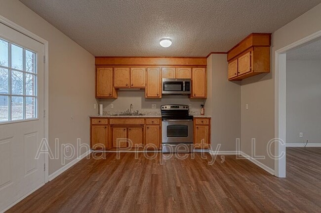 Building Photo - 30 Cox St