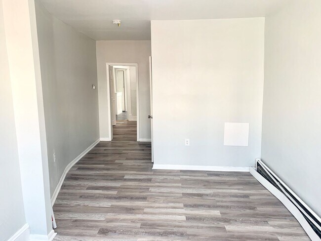 Foto del edificio - 1702 Wagner Ave