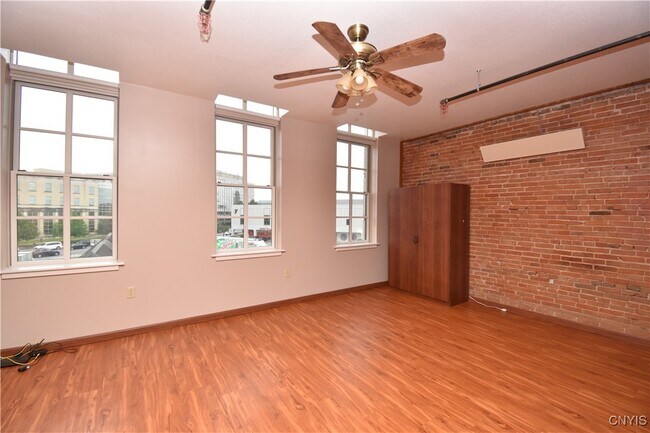 Foto del edificio - 150 Court St