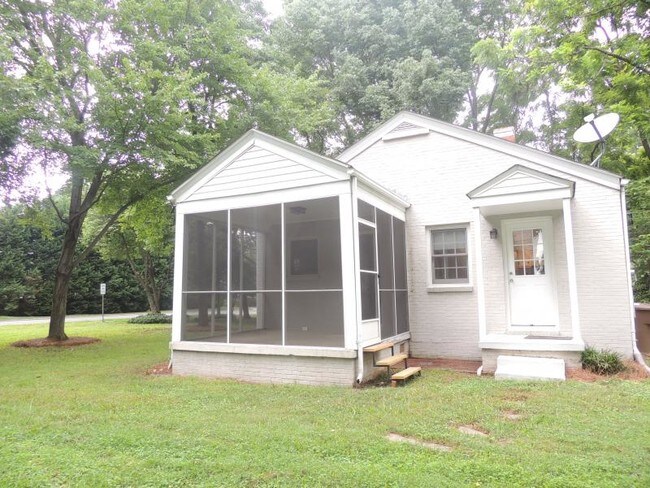 Building Photo - 208 Lindley Rd