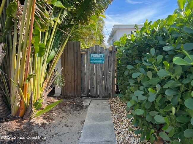 Building Photo - 160 Sandy Shoes Dr