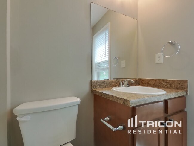 Foto del edificio - 652 Amberwood Dr