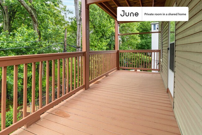 Foto del edificio - Room in Shared 4 bed/1 bath home