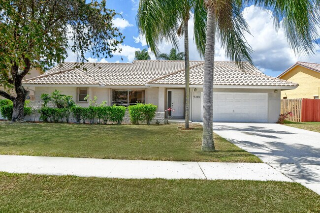 Foto del edificio - 9266 Laurel Green Dr