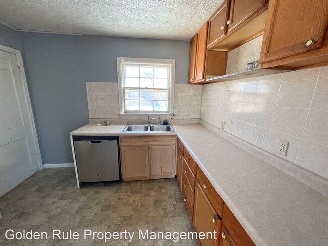 Building Photo - 2 br, 1 bath House - 1410 N Bluff St