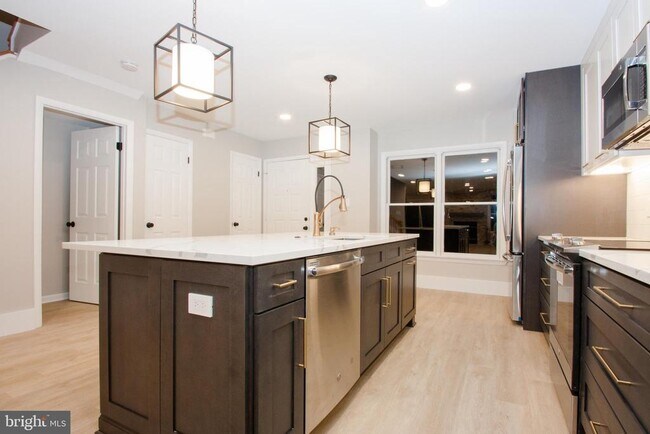Building Photo - 1603 Oak Spring Way