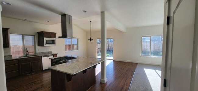 Building Photo - 21187 SE Kayla Ct