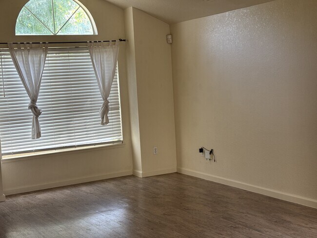 Foto del edificio - 2317 Quail Meadow Dr