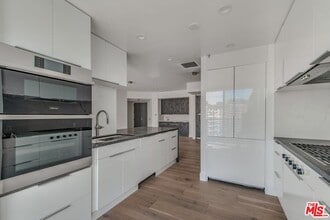 Building Photo - 10490 Wilshire Blvd