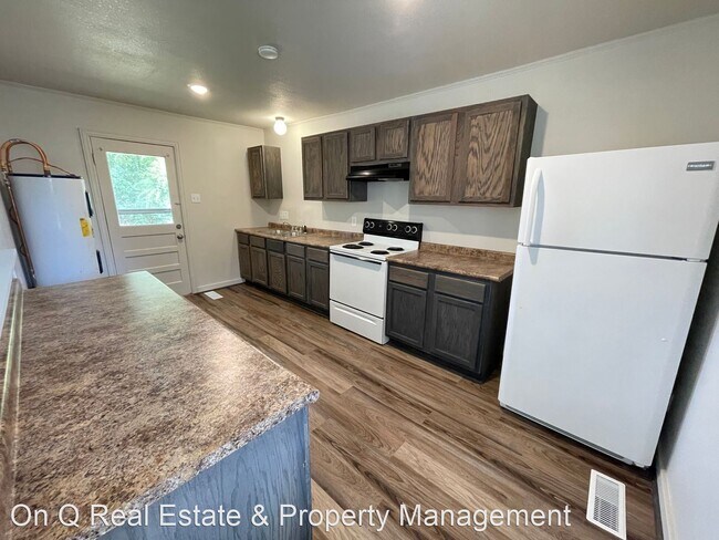 Foto del edificio - 3 br, 1 bath House - 502 Ridgecrest St.