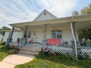 Building Photo - 1401 1/2 S Sergeant Ave