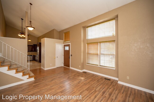 Building Photo - 5 br, 2 bath House - 6167 South Azure Mead...