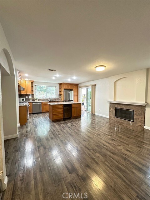 Foto del edificio - 951 Longview Dr