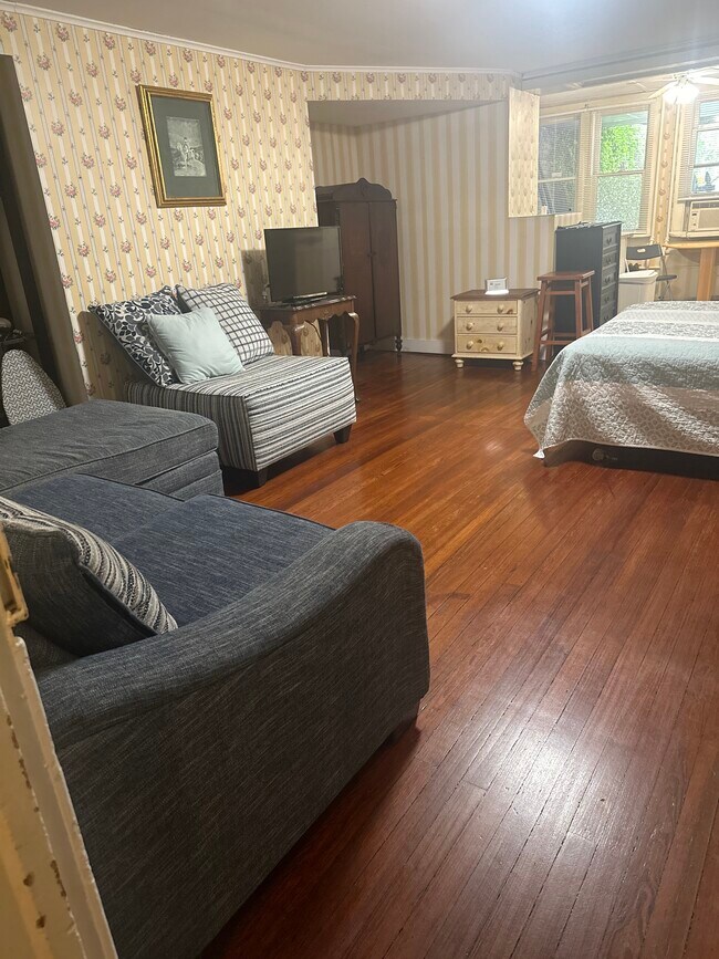 sala de estar - 7 Madison Pl