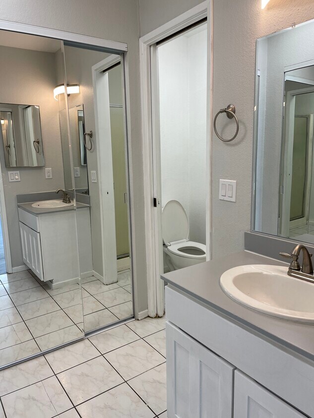 Primary Photo - 2460 W 239th St