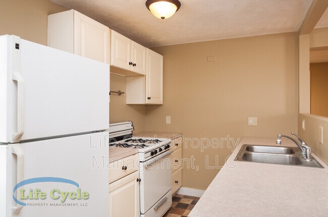 Building Photo - 295 W Muskegon St
